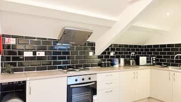 Apartment, eigenes Bad (Apartment 5 ) | Eigene Küche | Großer Kühlschrank, Mikrowelle, Ofen, Toaster