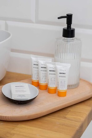 Unclassified image, 2 of 19, button