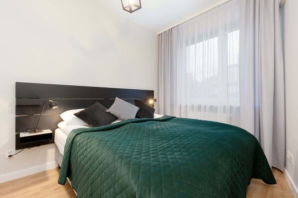 2 bedrooms, desk, iron/ironing board, travel cot