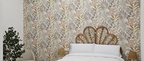 1 bedroom, bed sheets