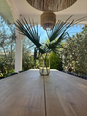 Outdoor dining - Le Paradis des Canards: your exceptional villa with heated swimming pool. (La Teste-de-Buch)