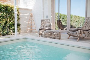 Suite Deluxe Con Piscina riscaldata e idromassaggio | Lençóis italianos Frette, roupas de cama premium