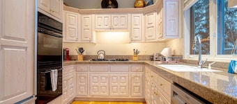 Trail Creek Treasure - Luxury 3BD nr SV Ski Lifts