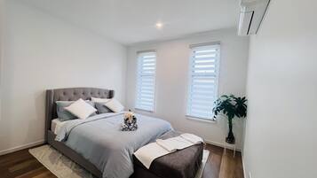 3 bedrooms, iron/ironing board, free WiFi, bed sheets