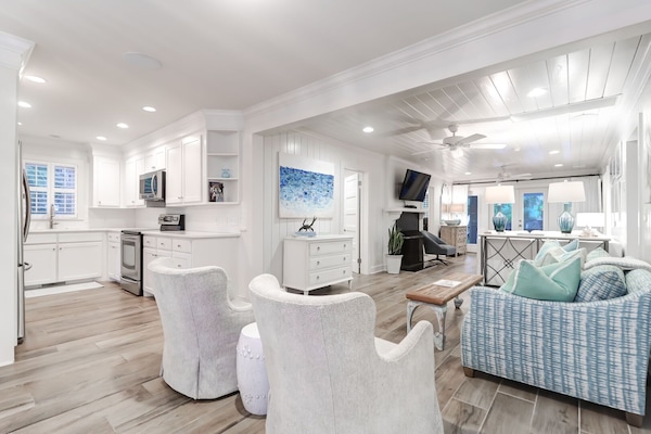 Een smart-tv en een tafeltennistafel