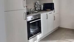 Uklassifisert bilde, 2 av 8, knapp