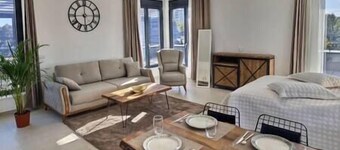 Modern and bright penthouse 3 minutes from Basel-Center