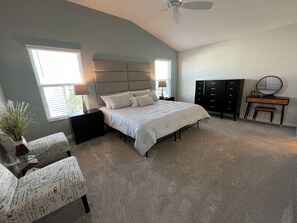 3 chambres, fer et planche à repasser, Wi-Fi gratuit, draps fournis