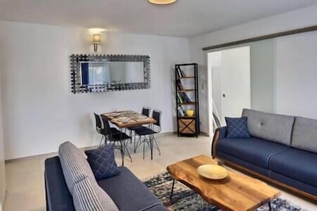Living area. Magnificent apartment near 3 borders