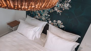 Kamar Double Desain | Didekorasi berbeda-beda dan dilengkapi dengan perabotan berbeda-beda