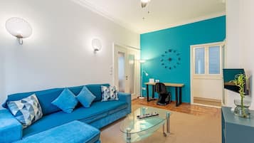 Apartment | 2 bedrooms, desk