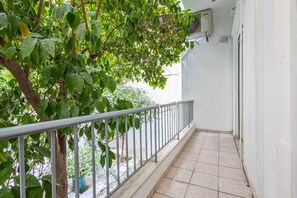 2 bedrooms, desk - Acropolis Stylish 2BR Apartment - Center of Athens (Athens)