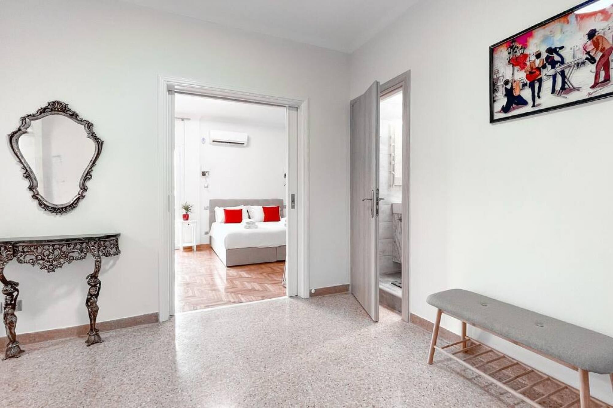 Apartment | 2 bedrooms, desk