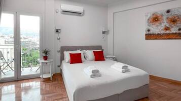 Apartment | 2 bedrooms, desk