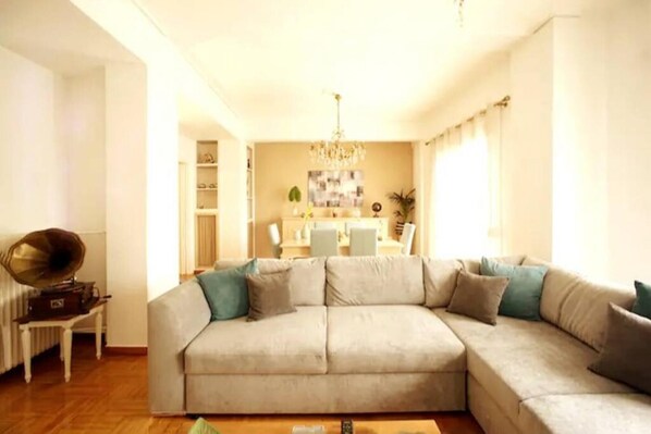 บ้านพัก | 2 ห้องนอน, โต๊ะทำงาน
