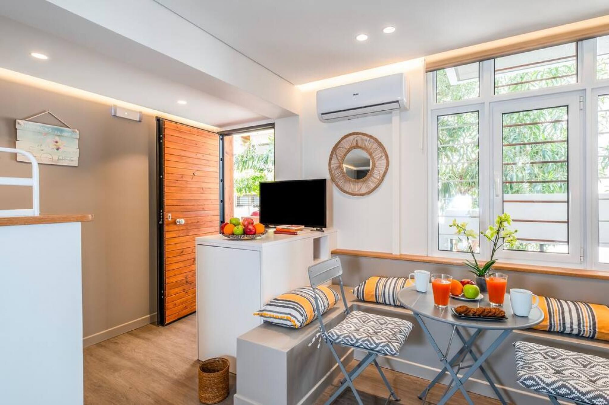 Apartment | 1 bedroom, desk