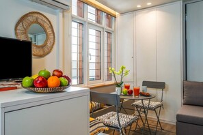 아파트 | 1 개의 침실, 책상