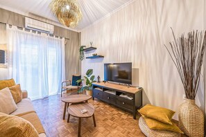 Apartment | 1 bedroom, desk