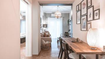 Casa | 1 quarto, escrivaninha
