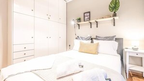 Room - Bohemian Chic 1BR Apartment in the Heart of Athens (Athens)