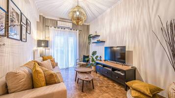 ์ํํธ | 1 ๊ฐ์ ์นจ์ค, ์ฑ
์