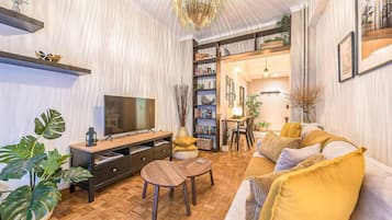1 habitación y escritorio