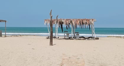 Casa de playa Cahuve: Cerca a Zorritos, relajate en nuestro refugio familiar