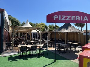 Outdoor dining - Mobilhome Ra30 Camping 4 Vias Plage 6/8 Personnes (Vias)