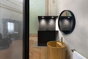 Family Suite | Bathroom