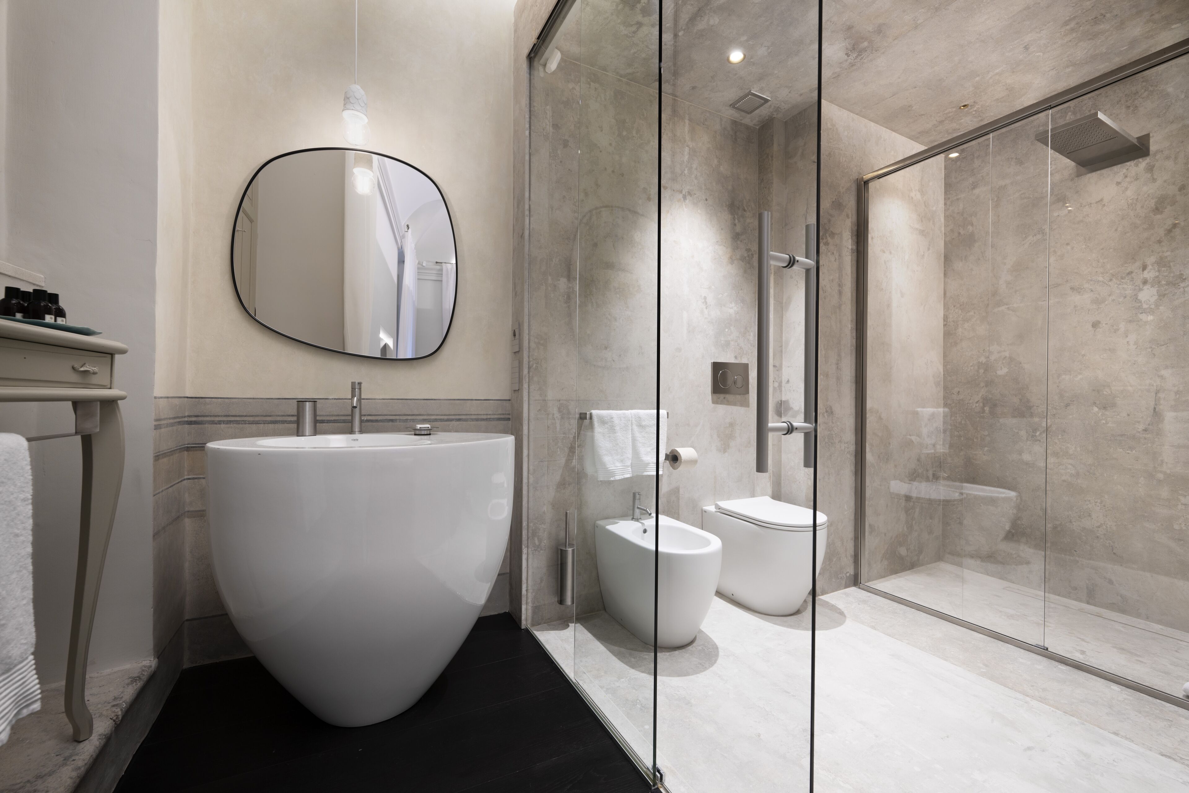 Suite Junior | Bagno | Set di cortesia gratuito, asciugacapelli, accappatoio, pantofole