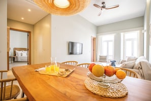 Family Apartment | Living area | Flat-screen TV - Casa Margô (Lagos)