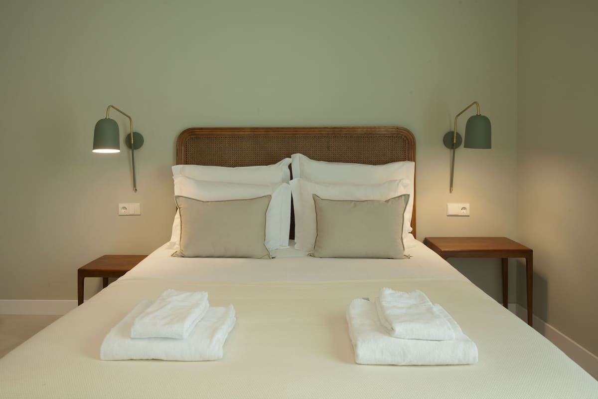 Apartment | 1 bedroom, in-room safe, blackout drapes, soundproofing