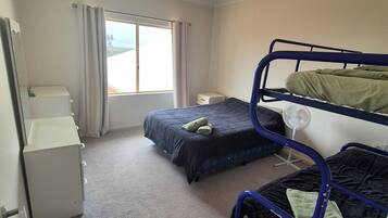 6 Schlafzimmer, Bügeleisen/Bügelbrett, WLAN, Bettwäsche