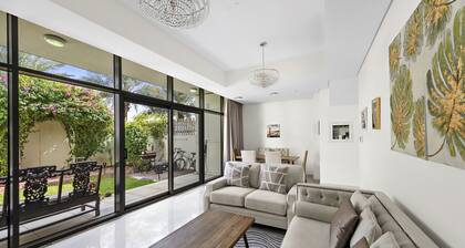 Amazing 3BR Villa W/ Access to Pool & Gym