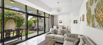Amazing 3BR Villa W/ Access to Pool & Gym