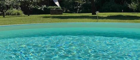 室外游泳池