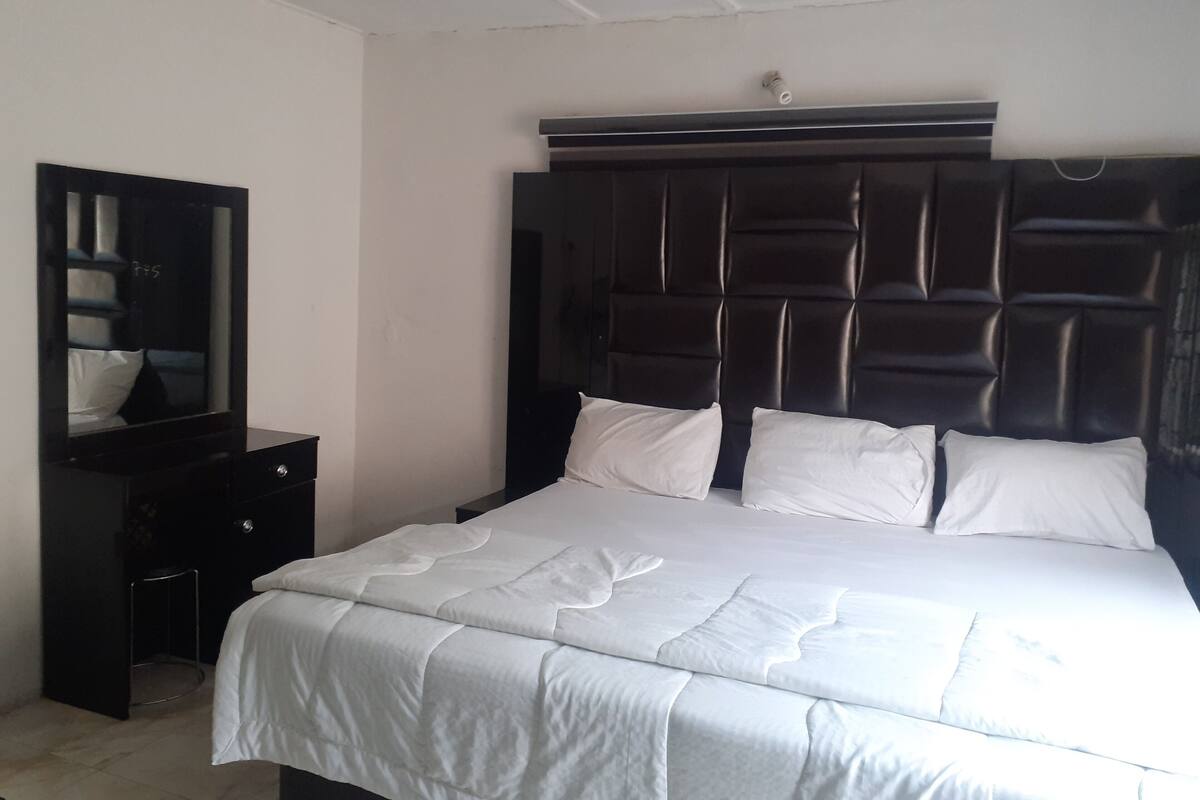 Habitación ejecutiva doble | Escritorio, espacio para trabajar con un portátil, cortinas opacas