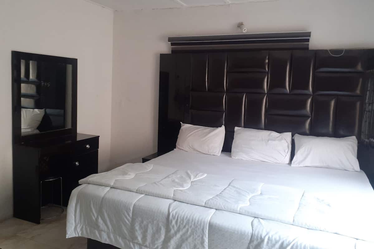 Executive Double Room | Individually decorated, individually furnished, desk, laptop workspace