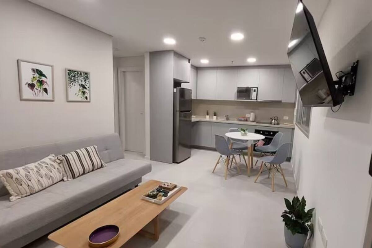 Basic Apartment | Living area | Smart TV