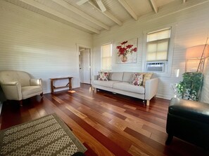 TV connectée, cheminée, baby-foot, table de tennis de table