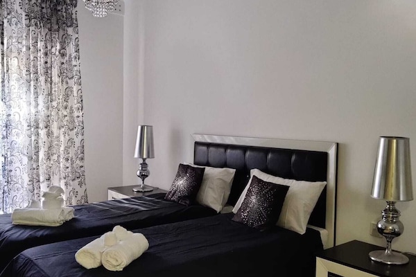 3 makuuhuonetta, työpöytä, silitysrauta/-lauta, Wi-Fi