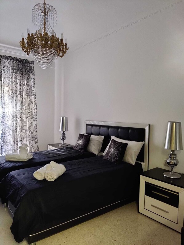 3 bedrooms, iron/ironing board, WiFi, bed sheets