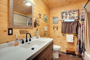 House (3 Bedrooms) | Interior - Lakefront Rhinelander Cabin w/ Dock & Fire Pit! (Rhinelander)