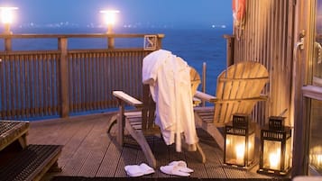 Pavilion Room (Inc. Private Jacuzzi)