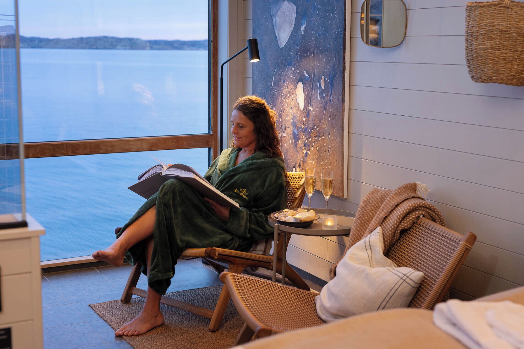 Pavilion Room (Inc. Private Jacuzzi and Bastu) | Individuell inredning, unika möbler och mörkläggningsgardiner