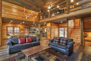 Smart-TV, Kamin, DVD-Player