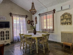 Dining - Casa Calma Villa (Kato Pteri)