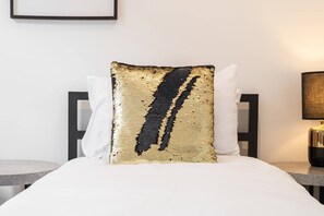 2 Schlafzimmer, Schreibtisch, Bügeleisen/Bügelbrett, WLAN