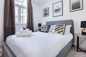 2 makuuhuonetta, silitysrauta/-lauta, Wi-Fi, vuodevaatteet