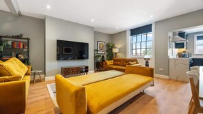 Televisión y oficina 